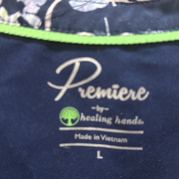 Healing Hands Premiere Scrub Top large - Picture 2 of 6